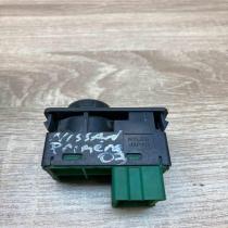 Nissan Primera Side Mirror Switch   Wing mirror switch Nissan Primera