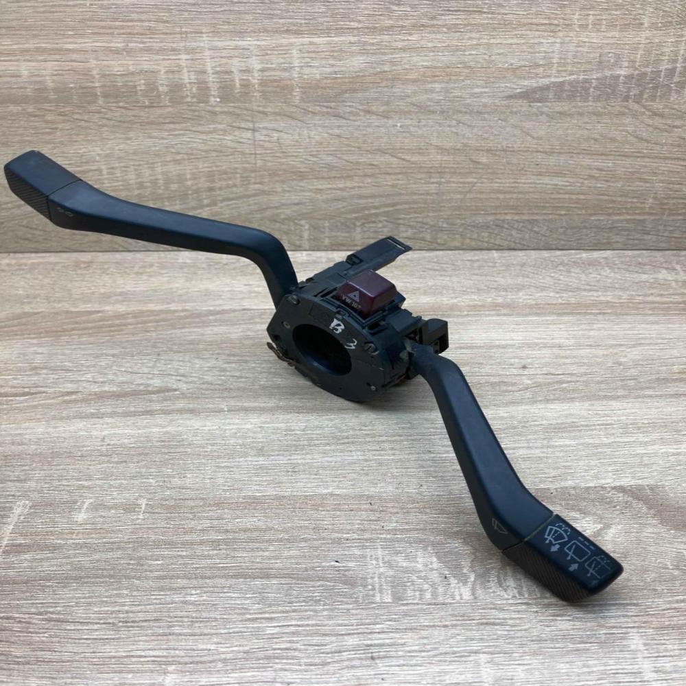 DOT SAE QC 88002 37026  Wiper turn signal indicator stalk/switch Volkswagen PASS