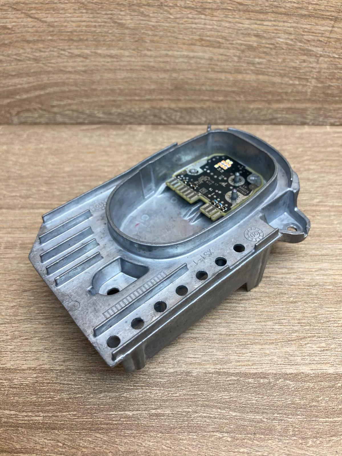 6002TZ0393 300420 Left Side LED ballast control module BMW X5 G05