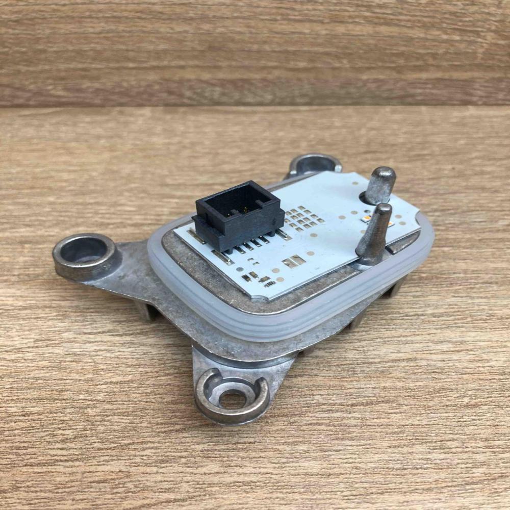 63117493232 90083427 Right Side Headlight ballast module Xenon BMW 4 F32 F33