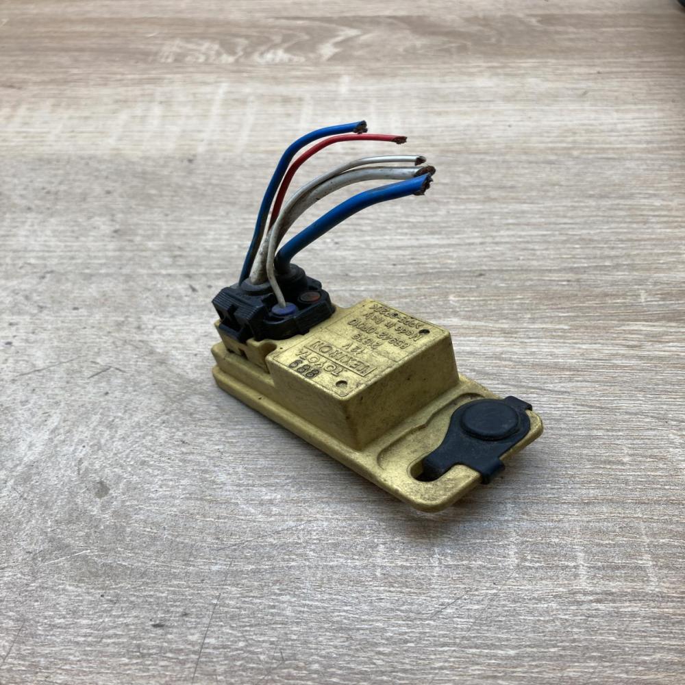 85942 0F010   Light washer relay Toyota Corolla Verso AR10