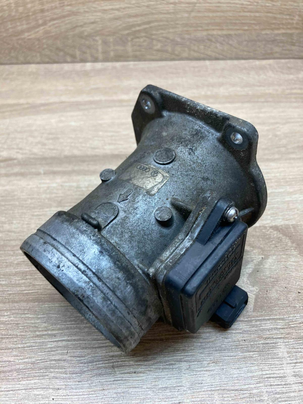 037906461B AFH60 10A  Mass air flow meter Audi A4 S4 B5 8D