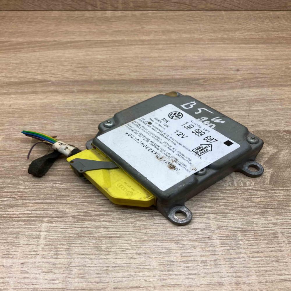 1J0909607 5WK4199 With Plug Airbag control unit/module Volkswagen PASSAT B5