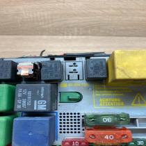 90504534   Fuse module Opel Vectra B