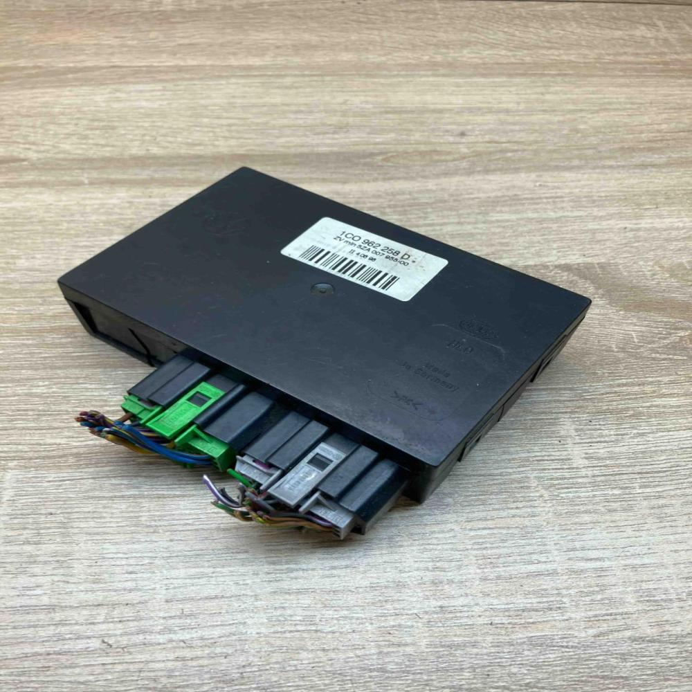 1C0962258D 5ZA007955 With Plug Comfort/convenience module Volkswagen Golf IV