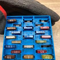 1096033J   Fuse box set Renault Scenic I