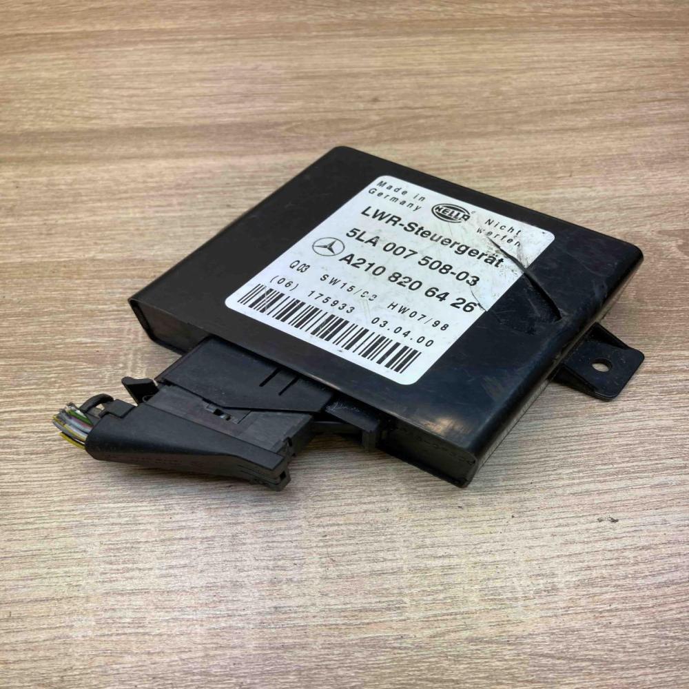 A2108206426 5LA007508  Light module LCM Mercedes-Benz E W210