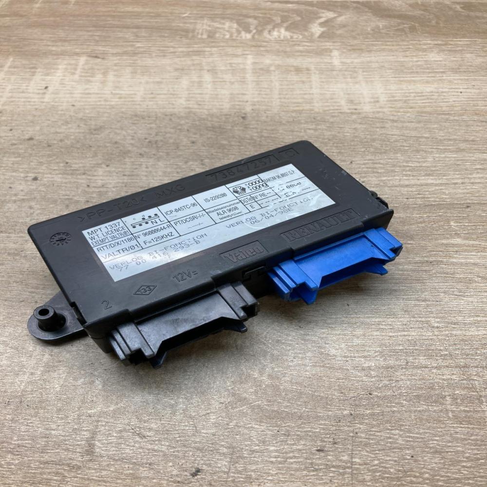 7700416293B 73847257C  Comfort/convenience module Renault Espace III