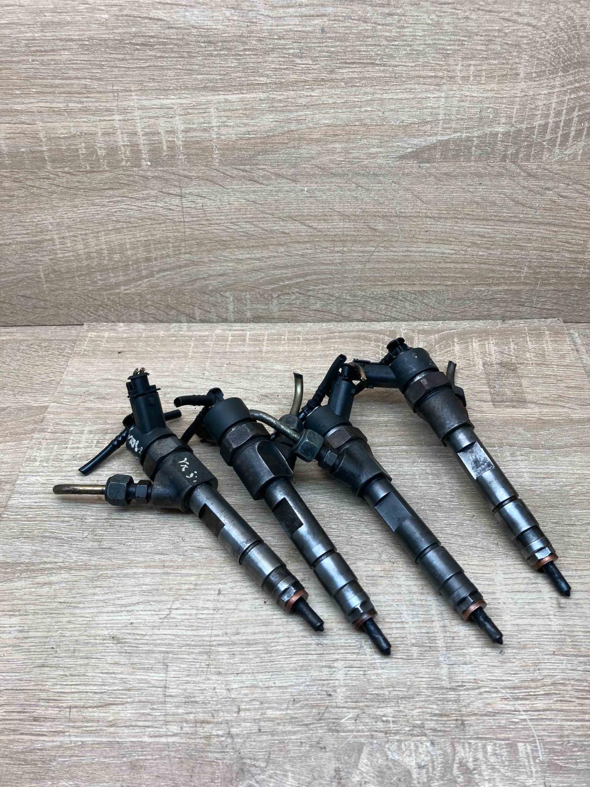 8200100272 0445110 110 B Fuel injector Renault Scenic I
