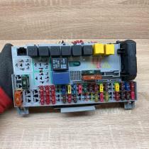 90589965   Fuse module Opel Zafira A
