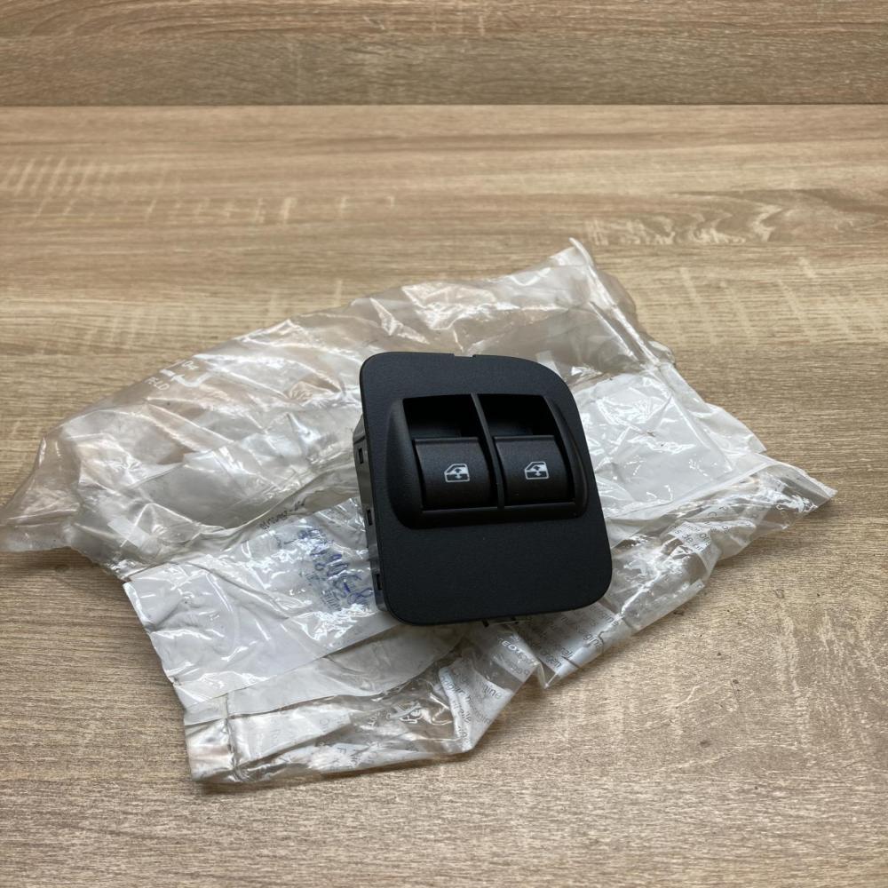 6490G8 T098  Electric window control switch Citroen Nemo