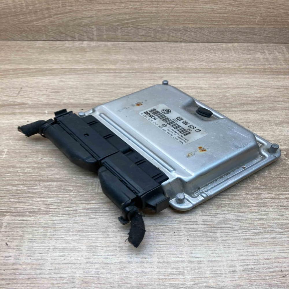 038906019CD 0281010218  Engine control unit/module ECU Volkswagen PASSAT B5.5