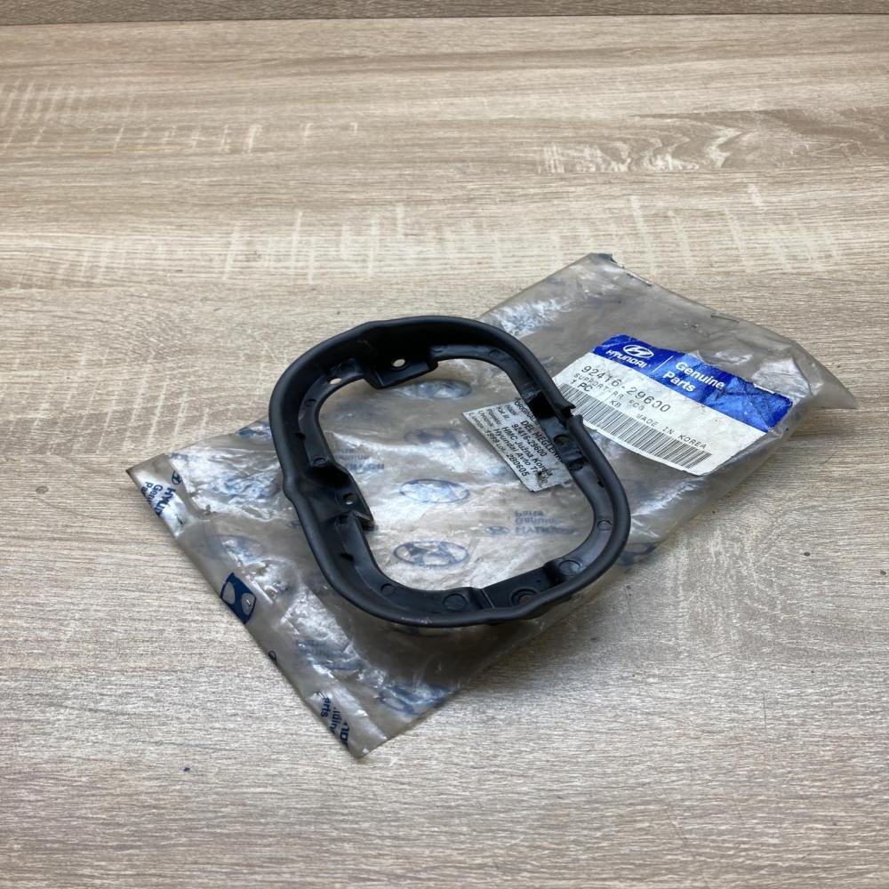 92416 29600   Fog light bracket Hyundai Elantra