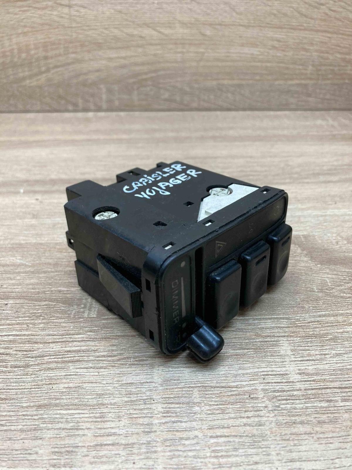 4373305 62552B  Hazard light switch Chrysler Voyager