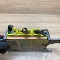 GG3E 57 K30 9128A 33220 Airbag control unit/module Mazda 626