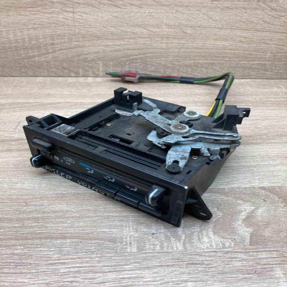 4677225 170770  Climate control unit Chrysler Voyager