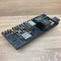 443941822A   Fuse module Audi 100 200 5000 C3