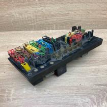 443941822A   Fuse module Audi 100 200 5000 C3