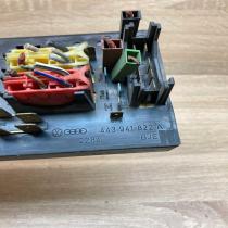 443941822A   Fuse module Audi 100 200 5000 C3