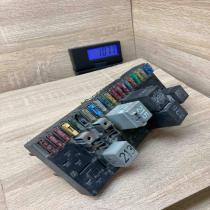 443941822A   Fuse module Audi 100 200 5000 C3