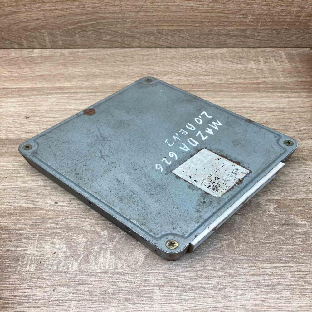 TZFEG 79738408  Engine control unit/module ECU Mazda 626