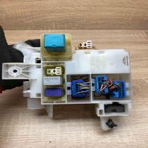 6189 7019TA1  Fuse module Toyota Corolla E120 E130