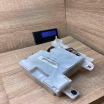 6189 7019TA1  Fuse module Toyota Corolla E120 E130
