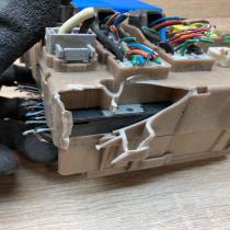 82641 02040 MB232300 8520  Fuse module Toyota Corolla E120 E130