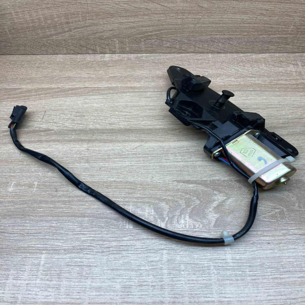 8362371   Tailgate/trunk/boot lock/catch/latch BMW 5 E39