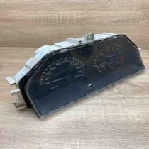 MB680657 738 080  Speedometer (instrument cluster) Mitsubishi Lancer