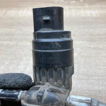 1K6955651   Windscreen/windshield washer pump Audi A3 S3 8P