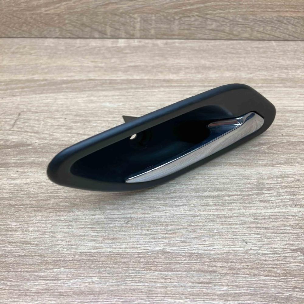 7032926  Front Right Front door interior handle BMW 5 E39