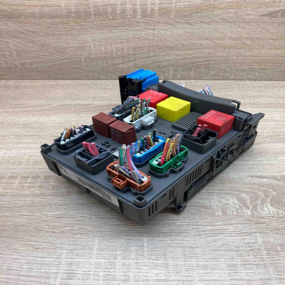 8200004201E   Central body control module Renault Espace IV