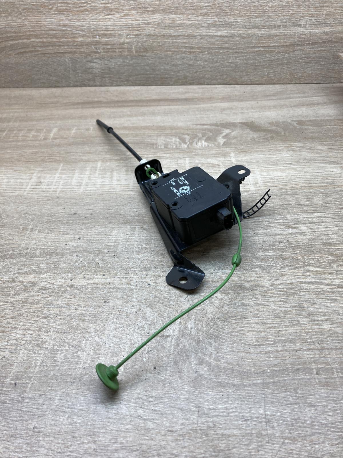 8352168 4062043  Fuel tank cap lock motor BMW 5 E39