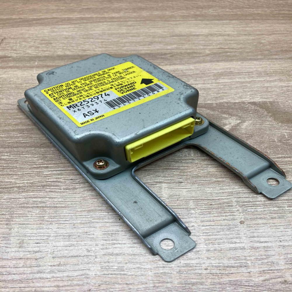 MR252974   Airbag control unit/module Mitsubishi Galant