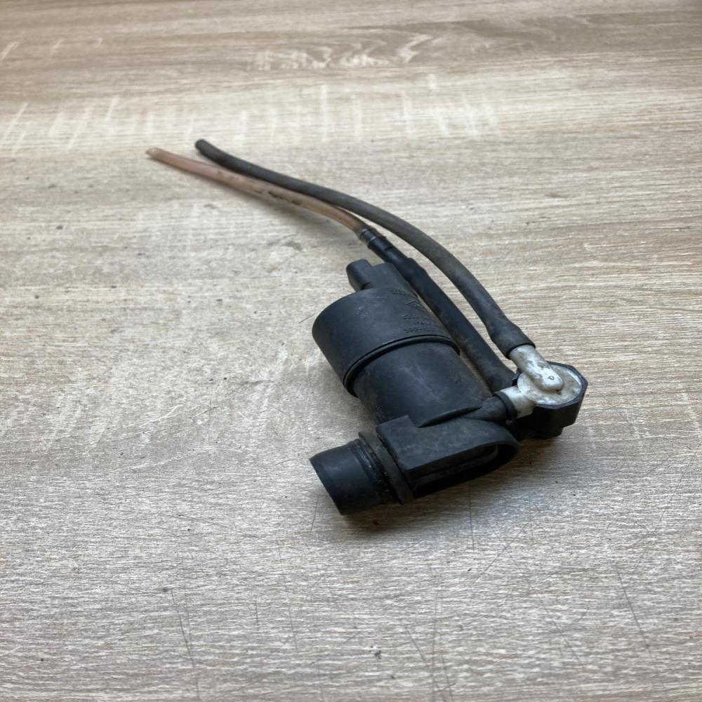 8200194414 9632984980  Windscreen/windshield washer pump Renault Laguna II
