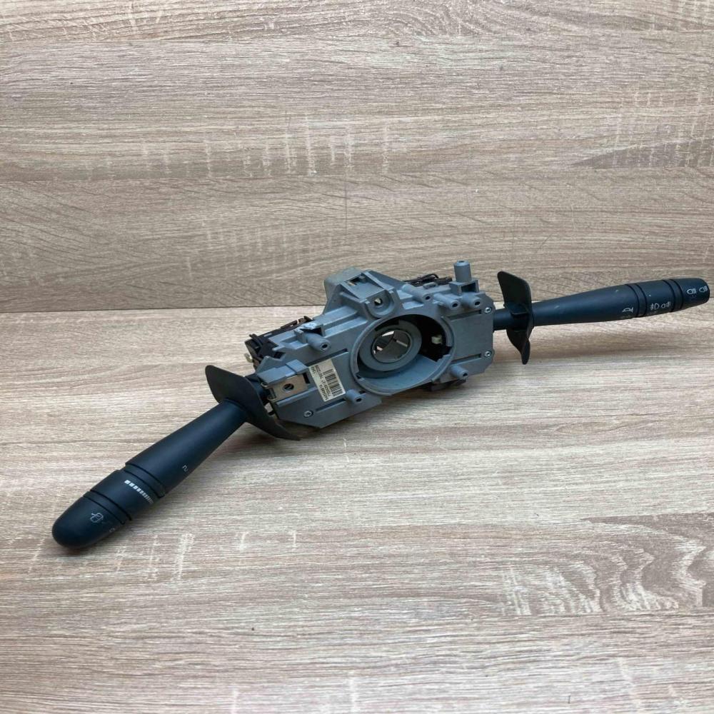 7700428197 36978B  Wiper turn signal indicator stalk/switch Renault Scenic I