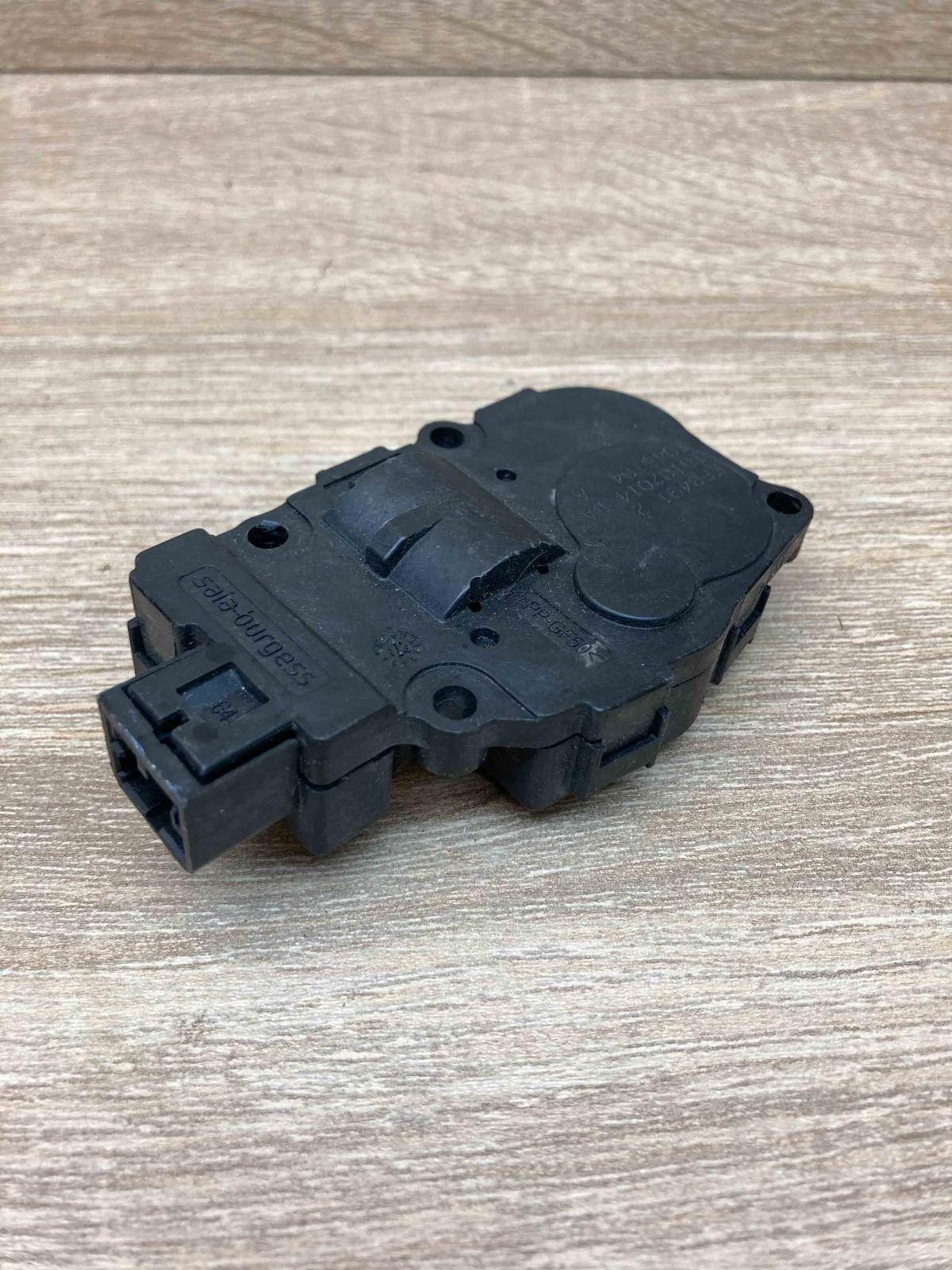 16102014bA T946104A  Air flap motor/actuator BMW 3 E90 E91