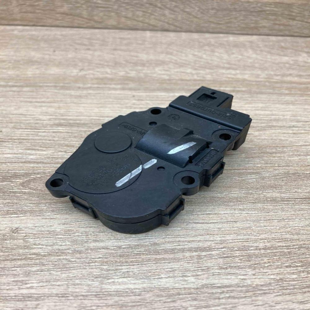 040620123B T1015556HA  Air flap motor/actuator BMW 3 E90 E91