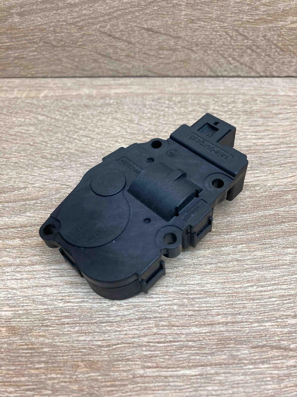 16102014aA 1946104A  Air flap motor/actuator BMW 3 E90 E91