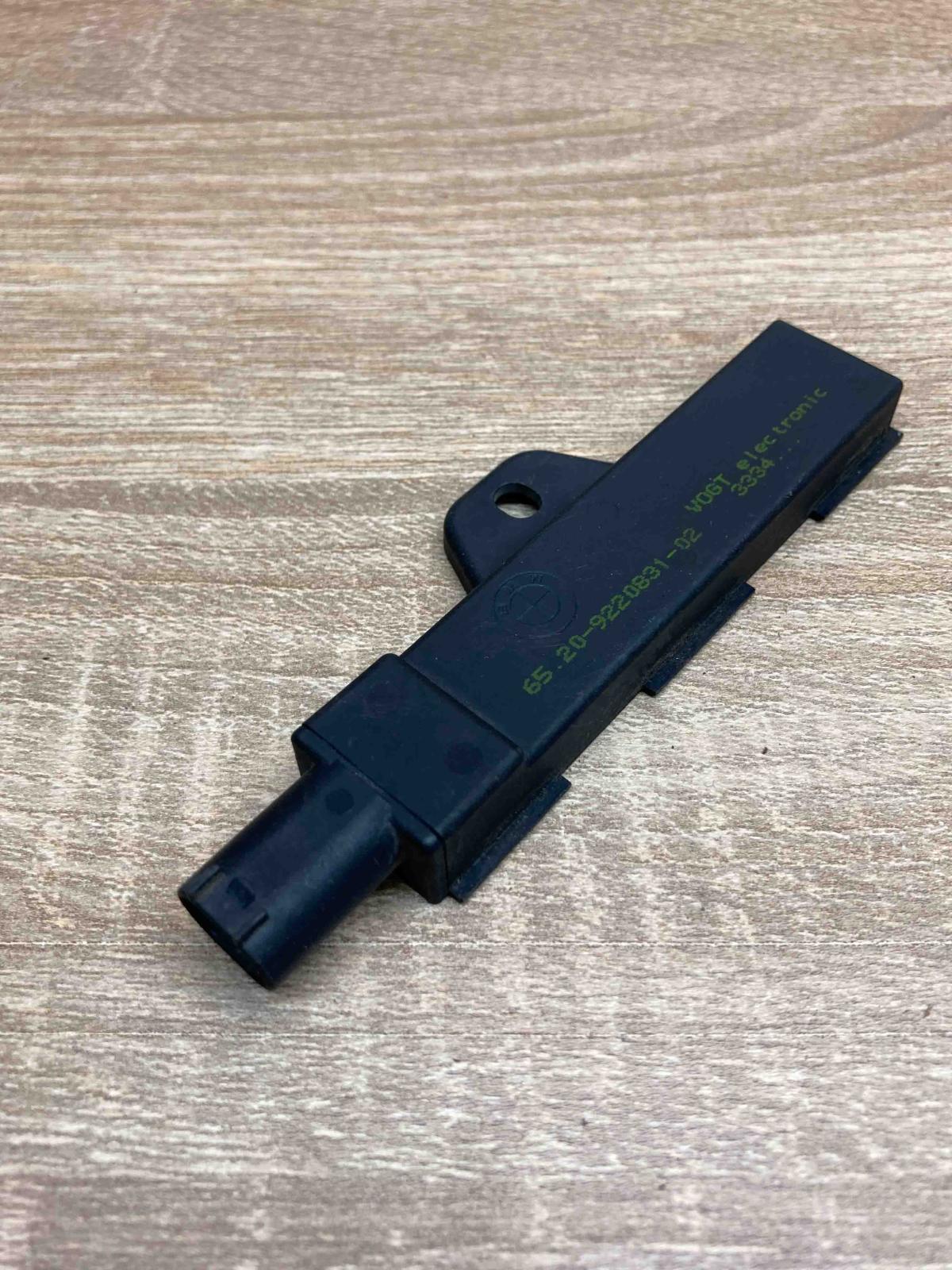9220831  3334 Keyless system antenna BMW 4 F32 F33