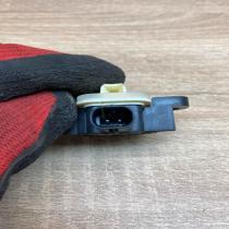 A1668210351 56054084AA  Airbag deployment crash/impact sensor Mercedes-Benz ML W