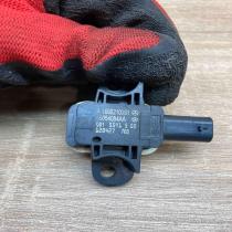 A1668210351 56054084AA  Airbag deployment crash/impact sensor Mercedes-Benz ML W