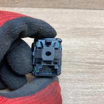 A1668707610 10022012  Tailgate opening switch Mercedes-Benz ML W166