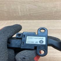 04671573AB  23199 Cruise control switch Chrysler PT Cruiser