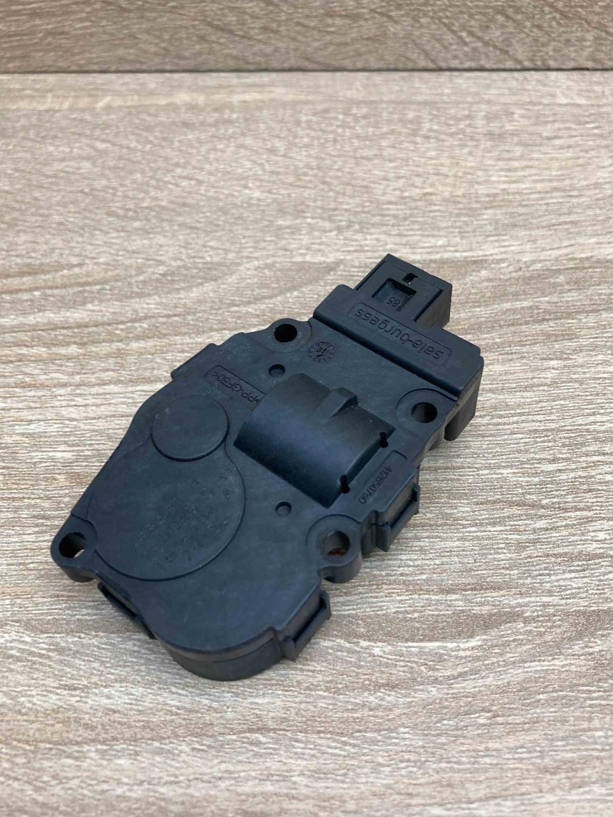 25062015cD T946104A  Air flap motor/actuator BMW 3 E90 E91