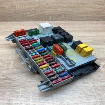 90589965   Fuse module Opel Zafira A