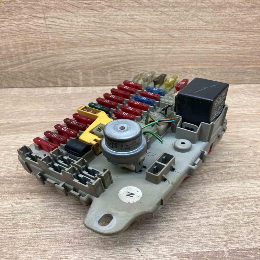 YWC104500 52010268D  Fuse module Rover 25