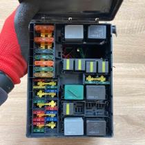 2M5T 14A067 BB 2M5T 14A076 AB  Fuse box set Ford Focus