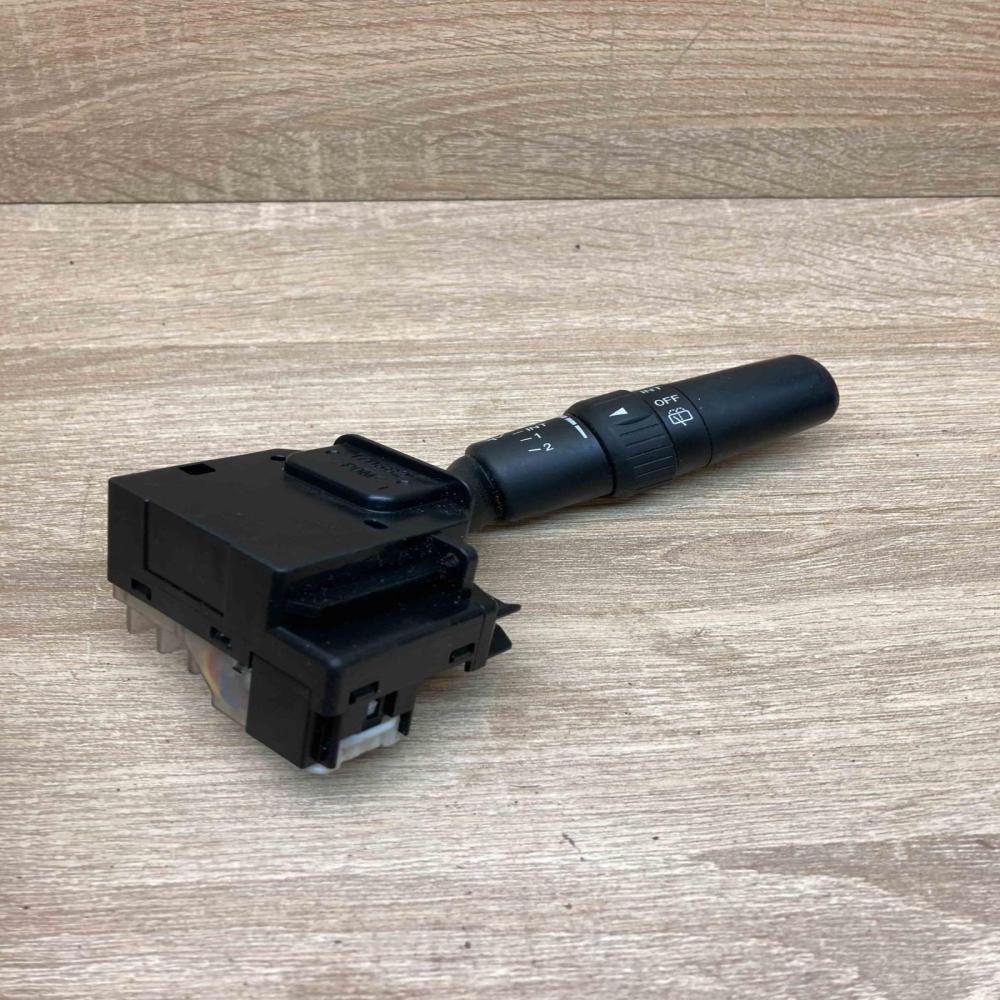 17D682   Wiper control stalk Mazda 5